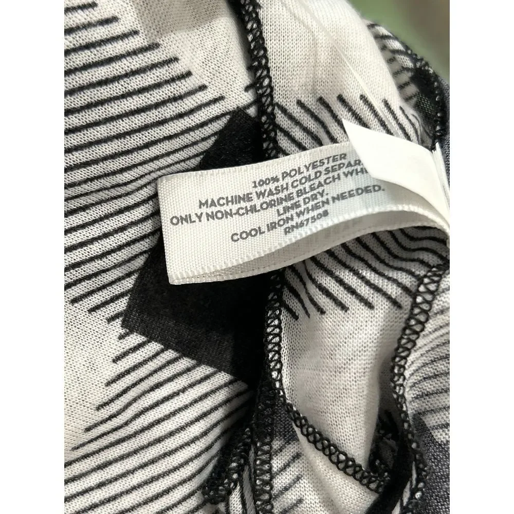 Jenni White and Black Plaid Multi Use Wrap Scarf One Size‎